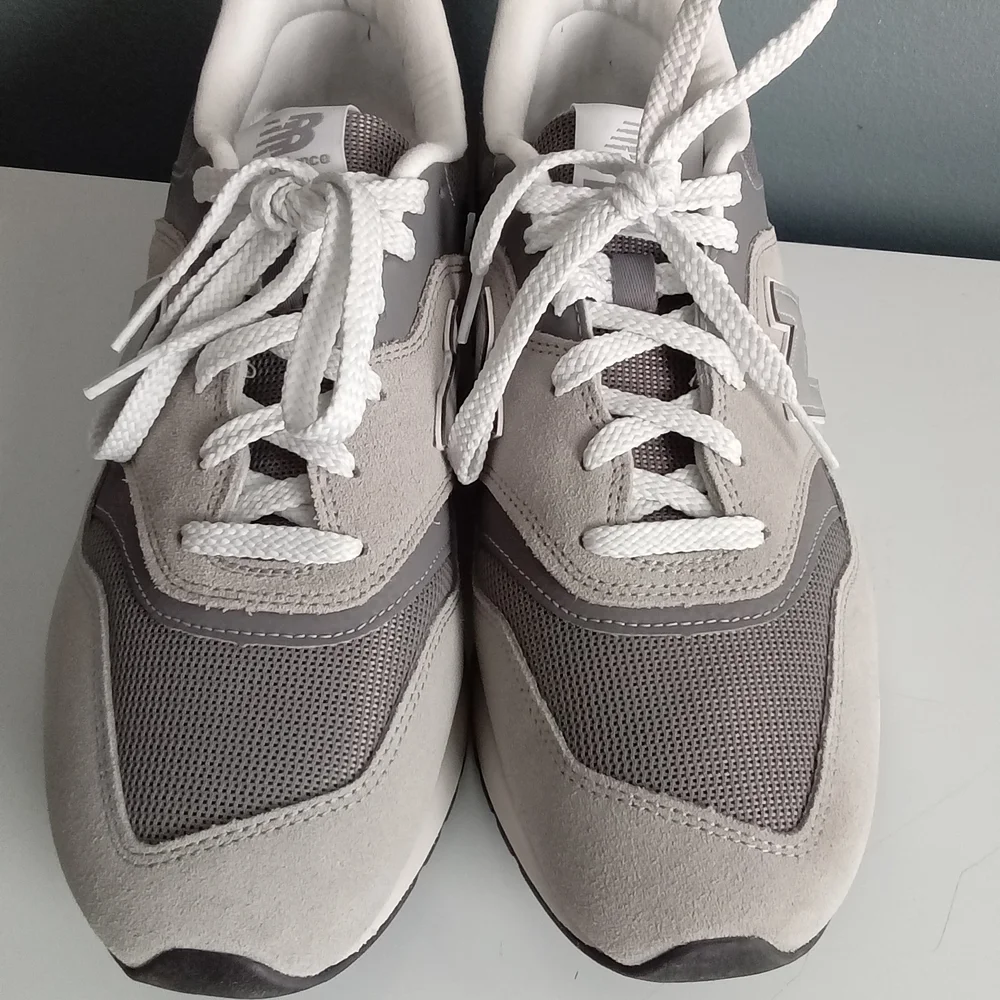 New Balance 997H Grey Suede Mesh Sneakers Casual‎ Athleisure Men's Size 10